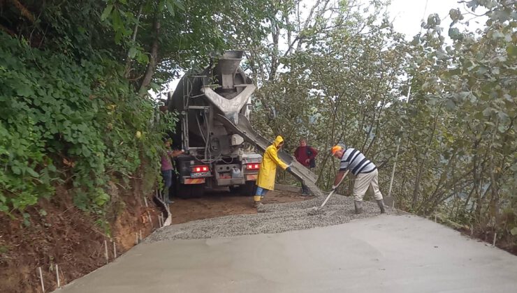 İKİZCE YOĞUNOLUK KÜÇÜKKERİŞ MAHALLE YOLU BETONLANIYOR