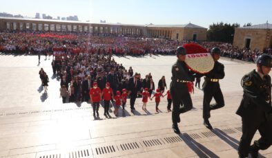 40 BİN KİŞİ ATA’NIN HUZURUNDA