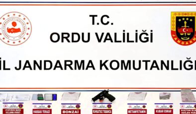 JANDARMA EKİPLERİNDEN UYUŞTURUCU OPERASYONU